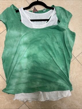Green Layered Scoop Neck Tank with Pocket with white cotton frill in underlayer